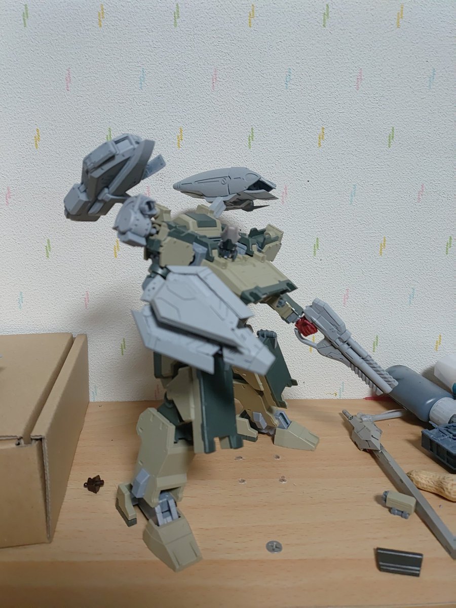nisituki's tweet photo. 再販予定
ランセル向け武器セット
8000円予定
arm Weapon
レザライ　ER−R500（剣レザ）
レザブレ　EB-R500（盾ブレ）
パルスガン　EG-O703（閃光）

should Weapon
フレア　YASMIN

back Weapon
PMミサ：MP-603JC
ASミサ：BM05-LAMIA

盾ブレは展開状態のものも付属。 https://t.co/om7MkHJtdE