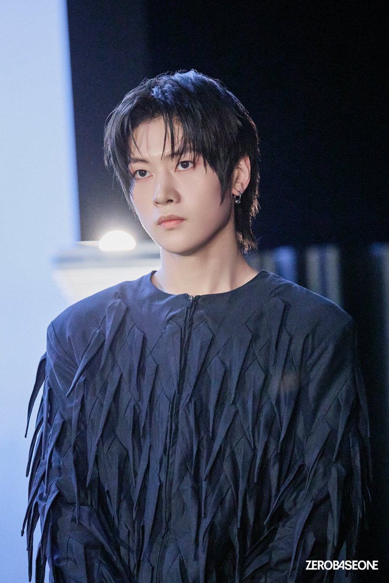 seokmtphl's tweet photo. [📸] 20260610 ZB1 Mnet Plus Update 

ZEROBASEONE The 6th Mini Album 「𝘼𝙨𝙘𝙚𝙣𝙙-」 'TOP 5' MV Behind Photo

🔗https://t.co/K99QDJaz1R

#SEOKMATTHEW #석매튜 #ソクマシュー #ZEROBASEONE #ZB1 #제로베이스원 @ZB1_official https://t.co/hPgg65WNJv