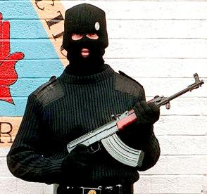 zombisaurio7's tweet photo. Vuelven los paramilitares a Irlanda del Norte. Los invasores islamistas no saben la bestia que han despertado.
#Belfast https://t.co/advbjDJozQ