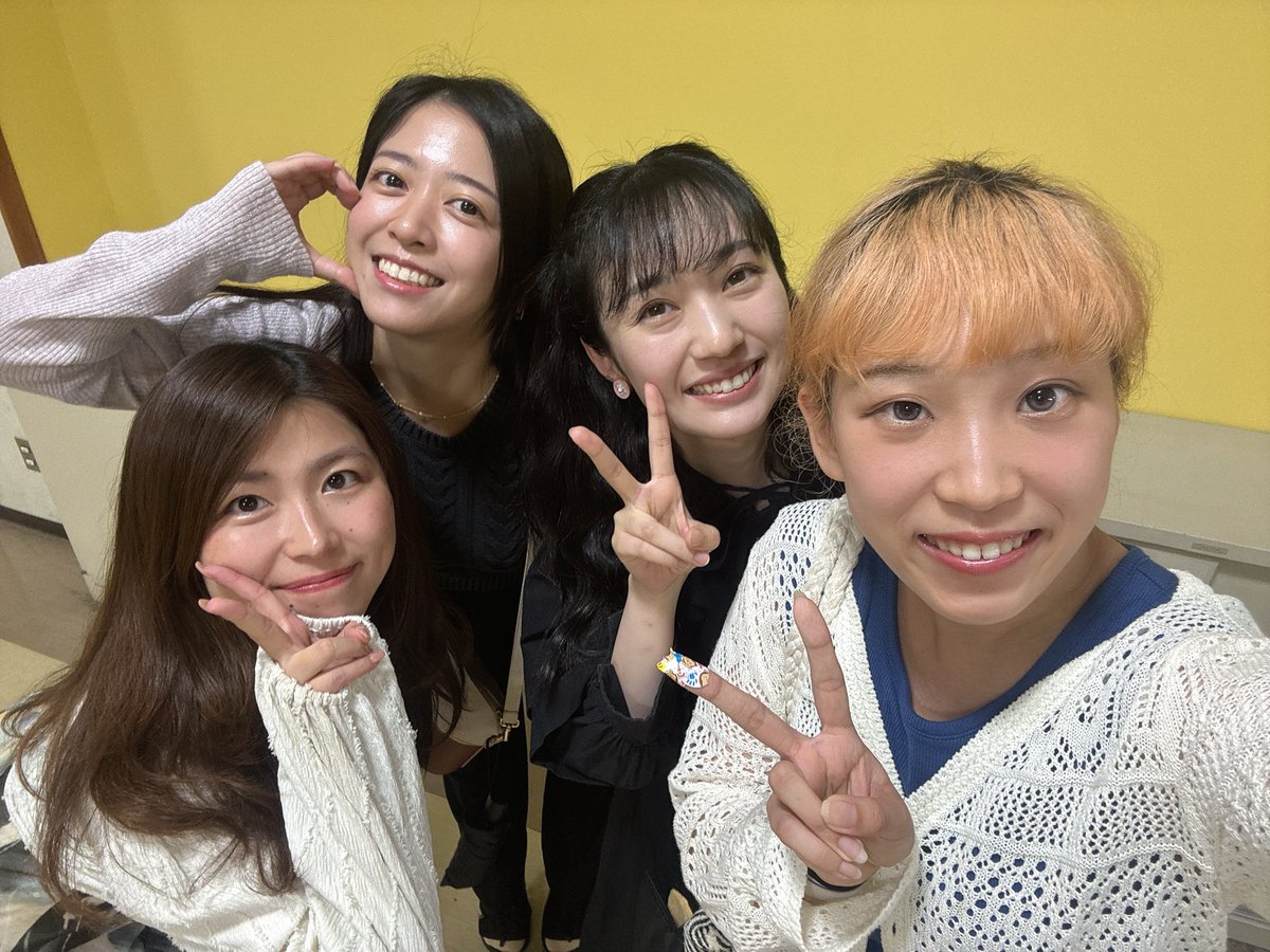 gogo_nanami's tweet photo. #ディペンダンス 

稽古初日終わりました〜！
そして一般チケット発売開始しました💭💓

今回もななななで撮りました︎︎♩️♡
とにかく可愛いななさんのキャラクターも楽しみです！！

 #ピンクサンダー のメンバーも居て嬉しいよね✨😉

https://t.co/izWm6dPOn0 https://t.co/JQKrbtNIUQ