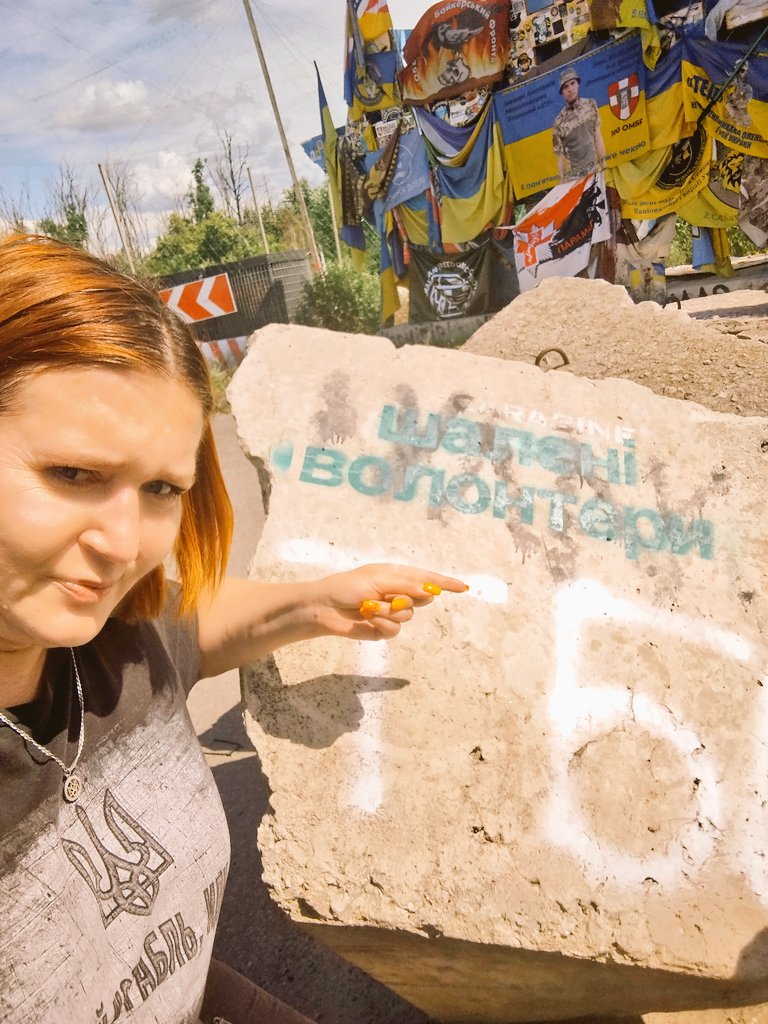 KarolinaKuzema's tweet photo. Rebus na dziś z Donbasu - Bombasu. Pozdrawiam @Exen 🤗
A Was niezmiennie zachęcam do wsparcia https://t.co/srYXS7DJwR, bo chłopaki zamówili już 6/8 #StacjaNaFront więc 15k do spłaty i 5k do znalezienia na kolejne. No i oczywiście #AkcjaStarlink i #GeneratorZSU... https://t.co/PvKFR1YJSZ