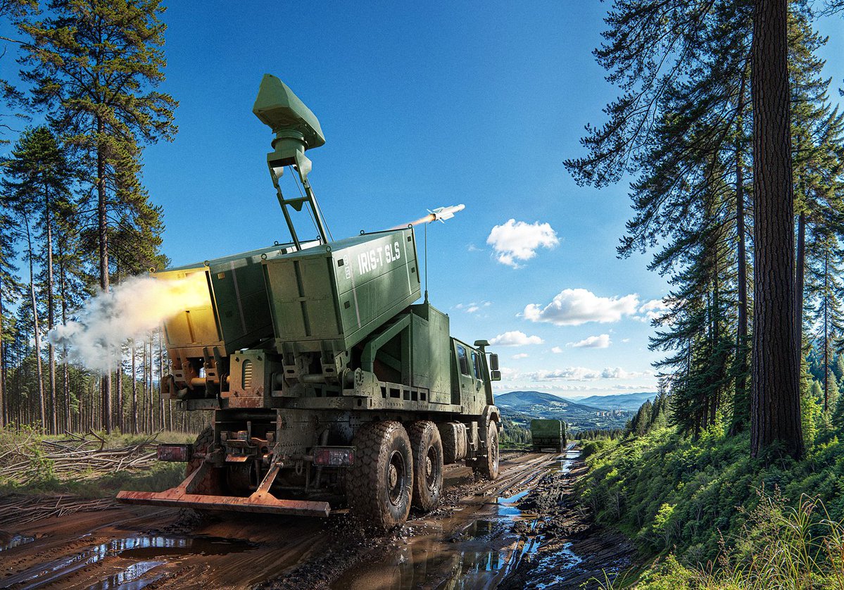 esutde's tweet photo. @DiehlDefence hat zur #ILA Berlin das mobile Luftverteidigungssystem IRIS-T SLS Mk4 vorgestellt, das mit bekannten Effektoren aus der Bewegung wirken kann. Das „All-in-one“-System ist auf einem Mercedes-Benz Zetros integriert.

https://t.co/vrR843Kx94 https://t.co/Eaq4HGSYBU