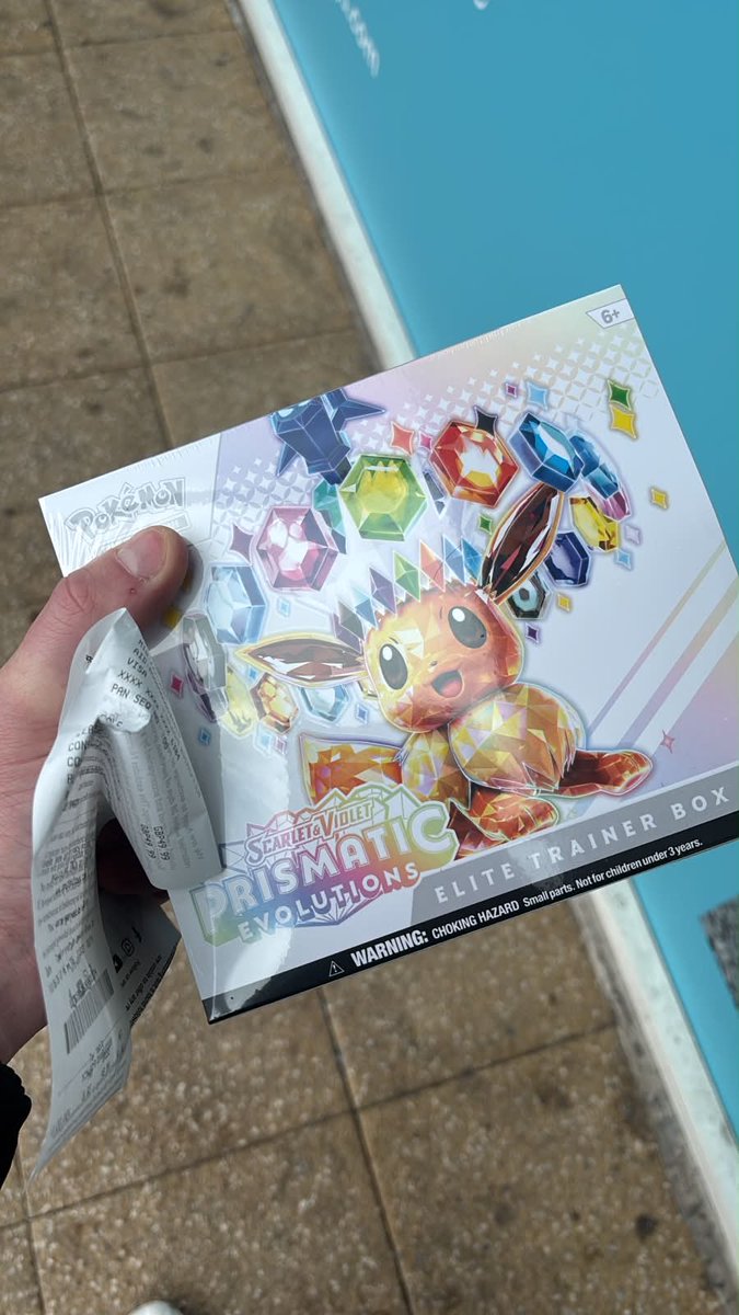 RoryFin1's tweet photo. @WeeRaby2k @pokemondealsuk All gone! Saw people walk out with 3 at a time 😂 https://t.co/M2kvi5yakV