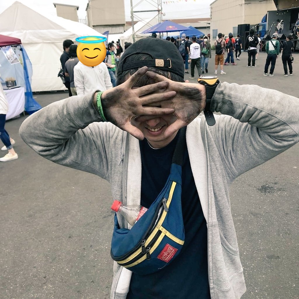 Kee33eeN's tweet photo. その日の写真がFBに残ってたけど、服の袖も手も真っ黒じゃないか… https://t.co/MAvOYCpYAq