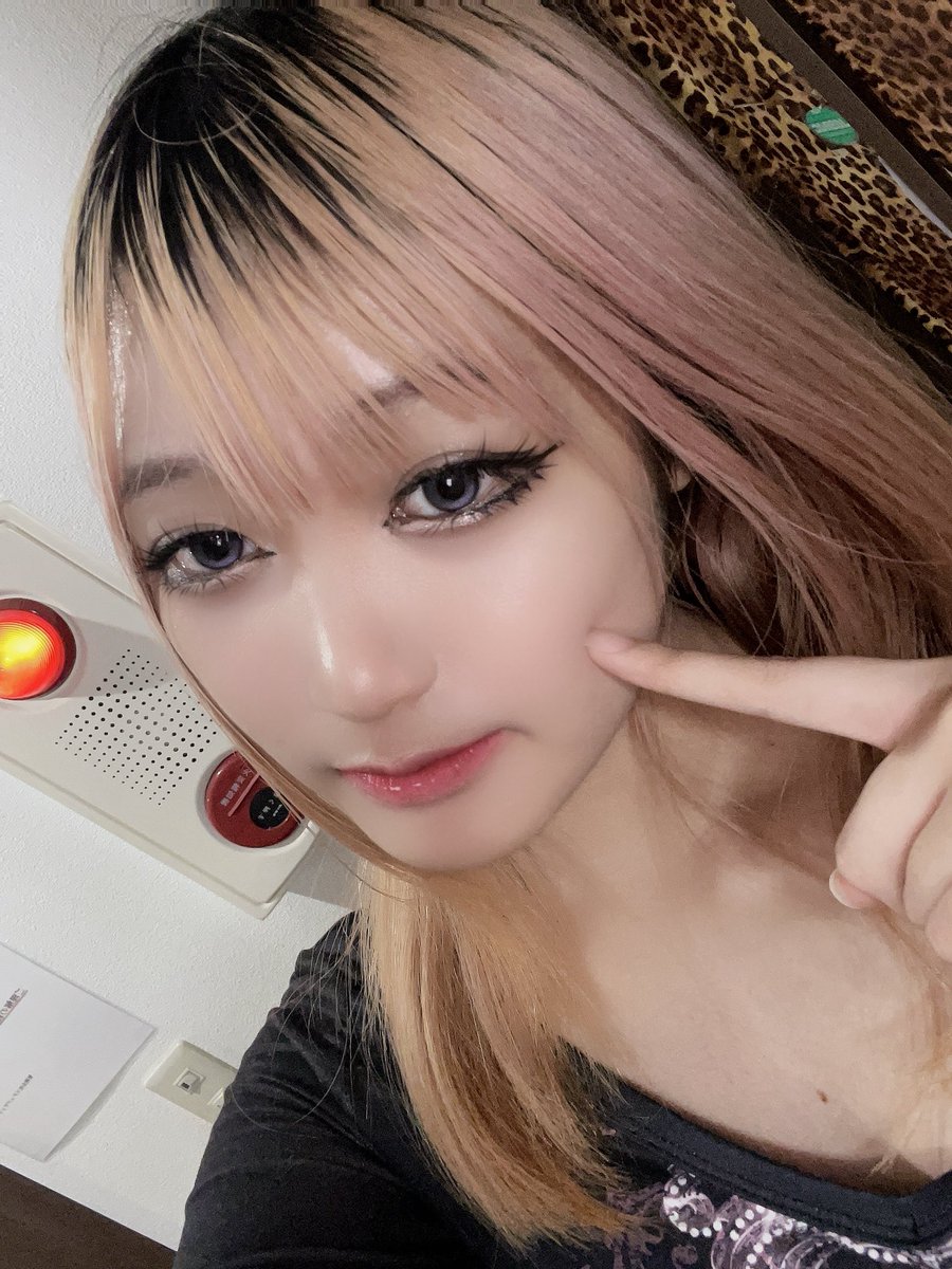 imnotremi_'s tweet photo. めっちゃ加工！SNOW画質良くて感動 https://t.co/rmgi0m3TKa