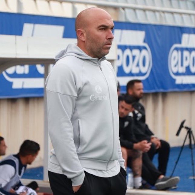 PabloLeonR's tweet photo. 🔴 Diego Galiano se anunciará en breve como nuevo entrenador del Sevilla Atlético.

Existieron opciones para la vuelta de Lolo Rosano al club, pero la buena relación entre Galiano y Agustín López ha sido clave para que tome las riendas del filial del #SevillaFC.

@TalentoBase https://t.co/bTyBDiJqvb