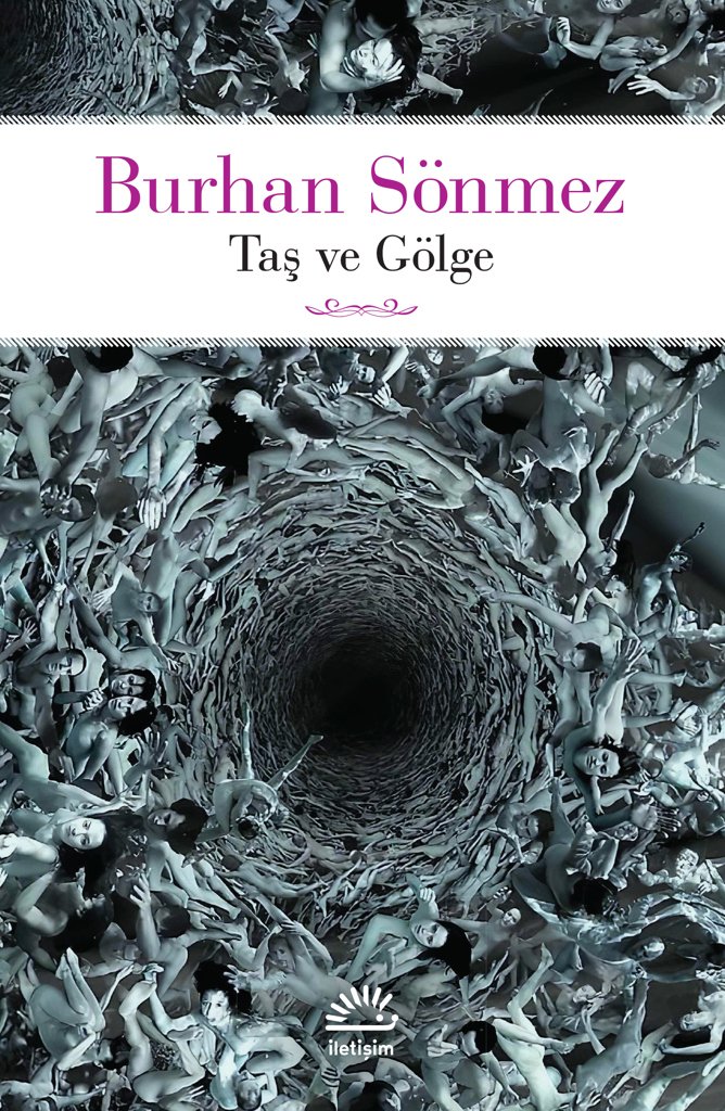 canbulat_baran's tweet photo. Burhan Sönmez'in aldığı Hemingway ödülü vesilesiyle söylemiş olayım. Yazarımız hakettiği değeri görmüyor. Bugün ünlü olan kitapları yüzbinler satan pek çok yazardan kıyaslanamayacak kadar daha iyi bir yazar ! Ben Taş ve Gölge kitabını okuduğumda çok ama çok şaşırdım. Bu kadar iyi bir edebi metinle karşılaşacağımı düşünmemiştim. Ondan sonra okuduğum "İstanbul İstanbul" ise beni paramparça etti.  Bu kadar iyi bir yazarın kıyıda köşede kalmasına çok şaşırmıştım.