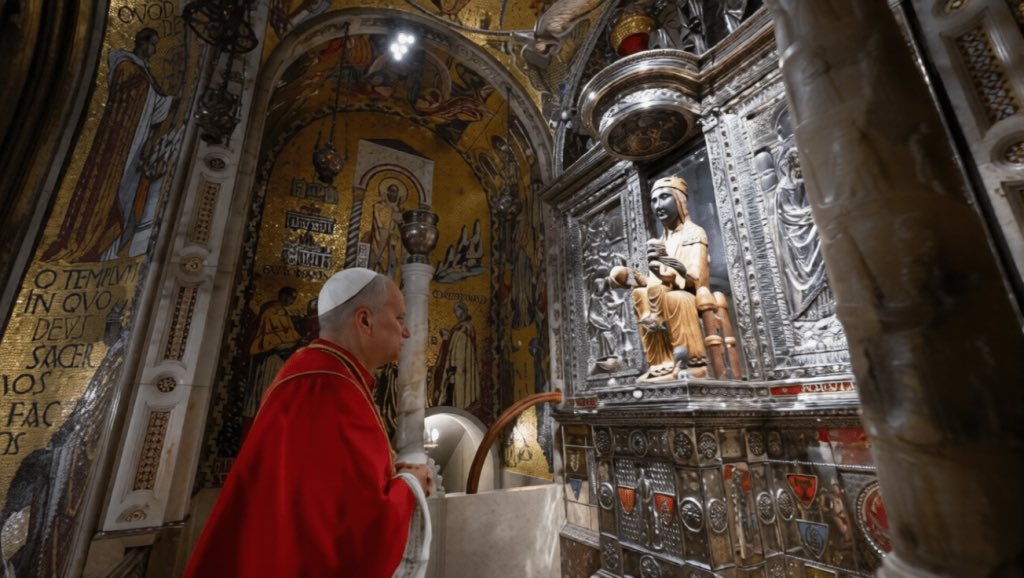 ssfneri's tweet photo. “Pidamos a María, Reina de la paz, que nos enseñe a renunciar a las palabras hirientes, al juicio inmediato, a la murmuración y a las calumnias. https://t.co/MNfDaW48aW