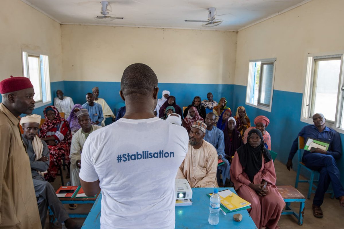 FrancisUNDP's tweet photo. Understanding the links between climate change, competition for resources, conflict, peace &amp; security and discussing them in an open and honest setting ... this is what we do.  Searching for people-based solutions, one community forum at a time. https://t.co/1UvYAmjp9L