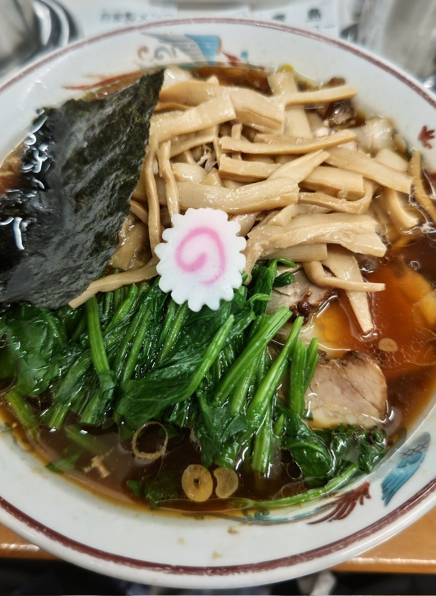 jun00jun11's tweet photo. 秋葉原　青島食堂🍜✨✨
青島チャーシュー　大盛り🎵
ほうれん草、メンマ100増し❗
いつも行列な青島食堂、、、
行けばハマります😁💦 https://t.co/0IVuEPMAAg