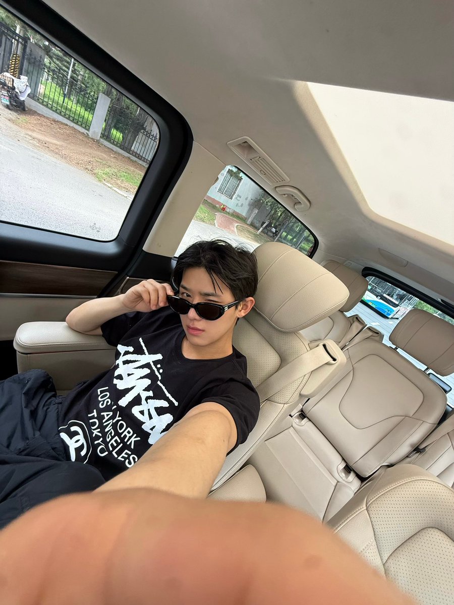 y1chenquotebot's tweet photo. 오빠너무가능이에요아이돌같아요 https://t.co/VIZ1oB7pBT