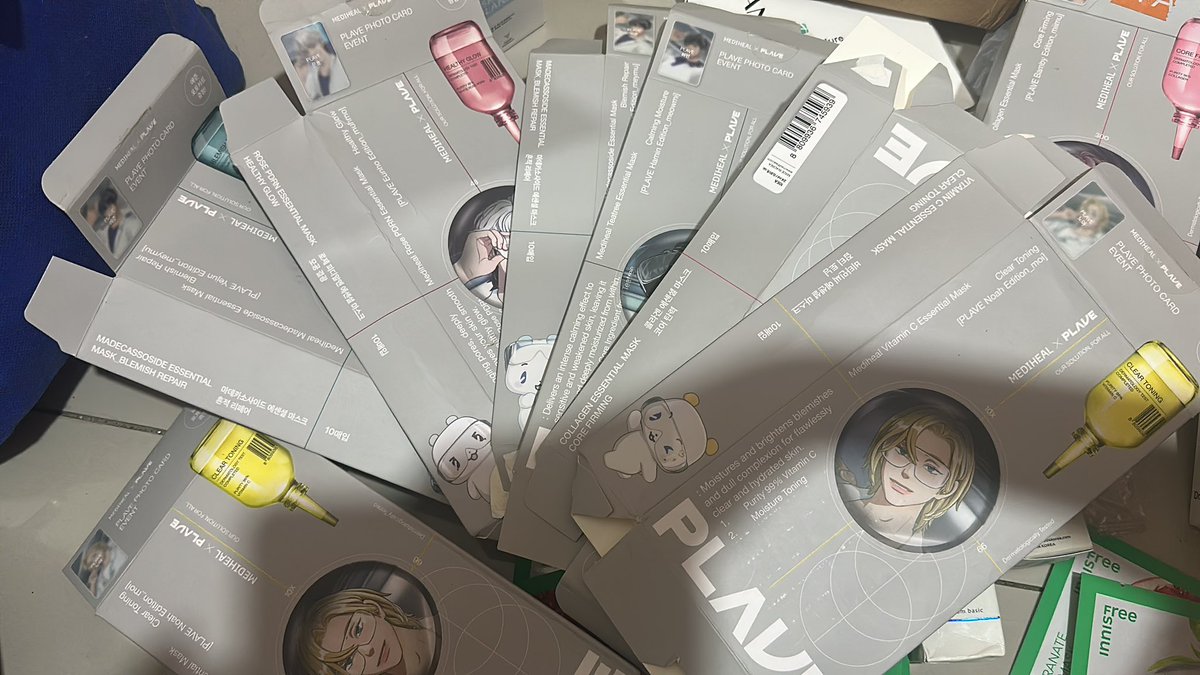 scsheix's tweet photo. aku lagi beberes trs nemu box sheetmask mediheal x plave banyak bgt. mau aku buang trs keinget dulu prnh ada yg nyari box nya. ada yg mau ngga ya? aku kasi free aja yg penting ga numpuk di rumah 😔 https://t.co/sm57GusBuP