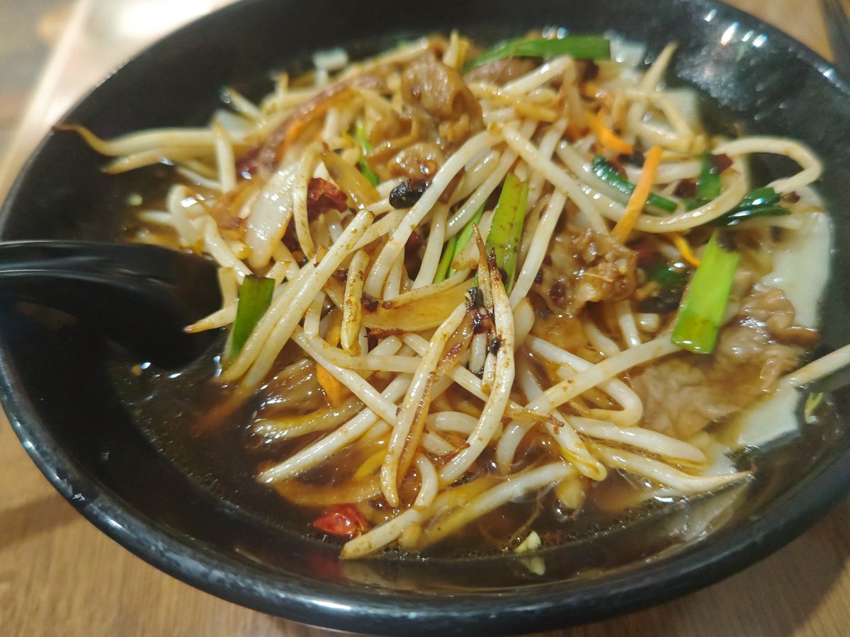 takemelon15's tweet photo. モツの刀削麺めちゃ美味かった https://t.co/34dzbWX2vi