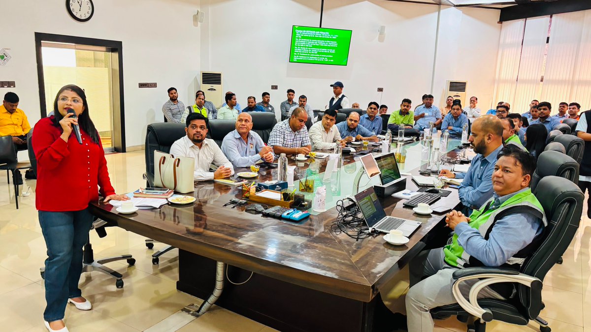 dfbodisha's tweet photo. Shri Anil Kumar Nanda, Asst. Director of Factories and Boilers (Safety) Participated as a co-speaker in an awareness programme on the new Occupational Safety, Health &amp; Working Conditions Code,2020 alongside Smt. Archana Dash, Assistant Director of Factories &amp; Boilers, Jharsuguda https://t.co/e4zoVC9ISD