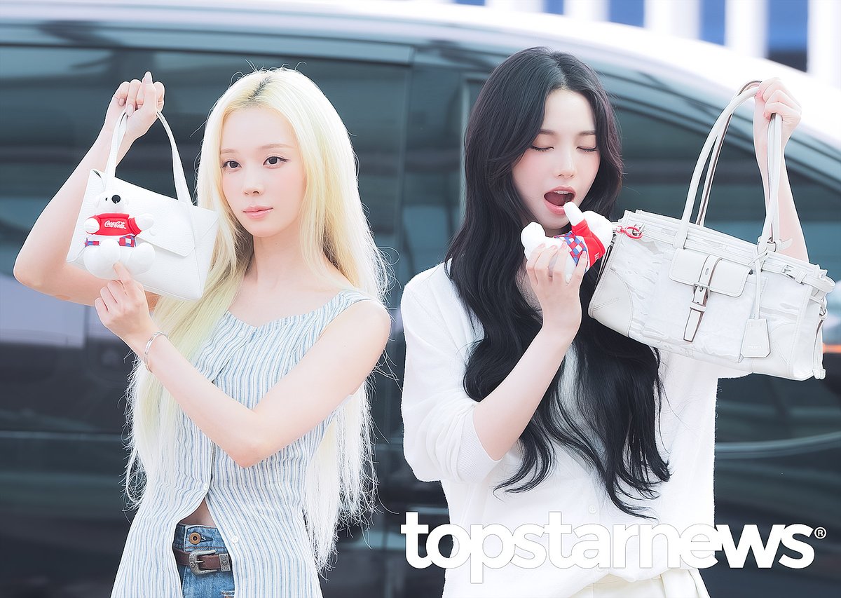 TSN_PHOTO's tweet photo. [HD포토] 에스파 윈터-카리나, ‘그냥 민정이가 언니 하자’ (인천공항 출국) #윈터 #WINTER #카리나 #KARINA #에스파 #aespa #인천공항 #출국 #입국 #프리뷰 https://t.co/KKFttIjhOV <- Original Photo https://t.co/8Vb05acgn2