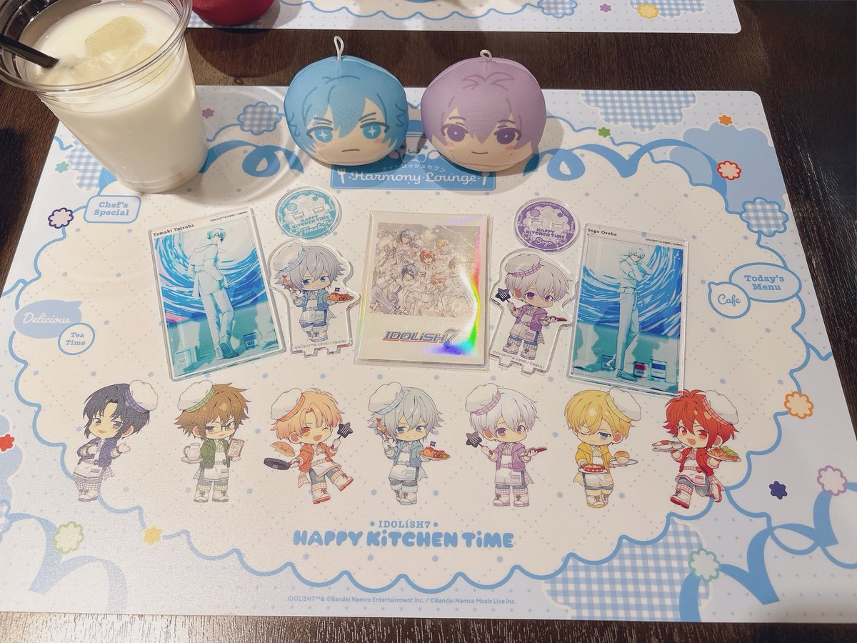 hiwatari45m's tweet photo. アイナナ記念日&amp;巳波バースデー期間でアニカフェ行ってきました🙌🏻
アクスタ2個買ってストレート自引き、アクカも2つずつ買って6周年自引きで揃えたのさすがにびっくりした😂この調子で記念日引けますように🙏🏻
巳波のドリンクは甘くまろやかでシール印字がわからない🤣おめでとう🥳🤍 https://t.co/0we8y1pf1C