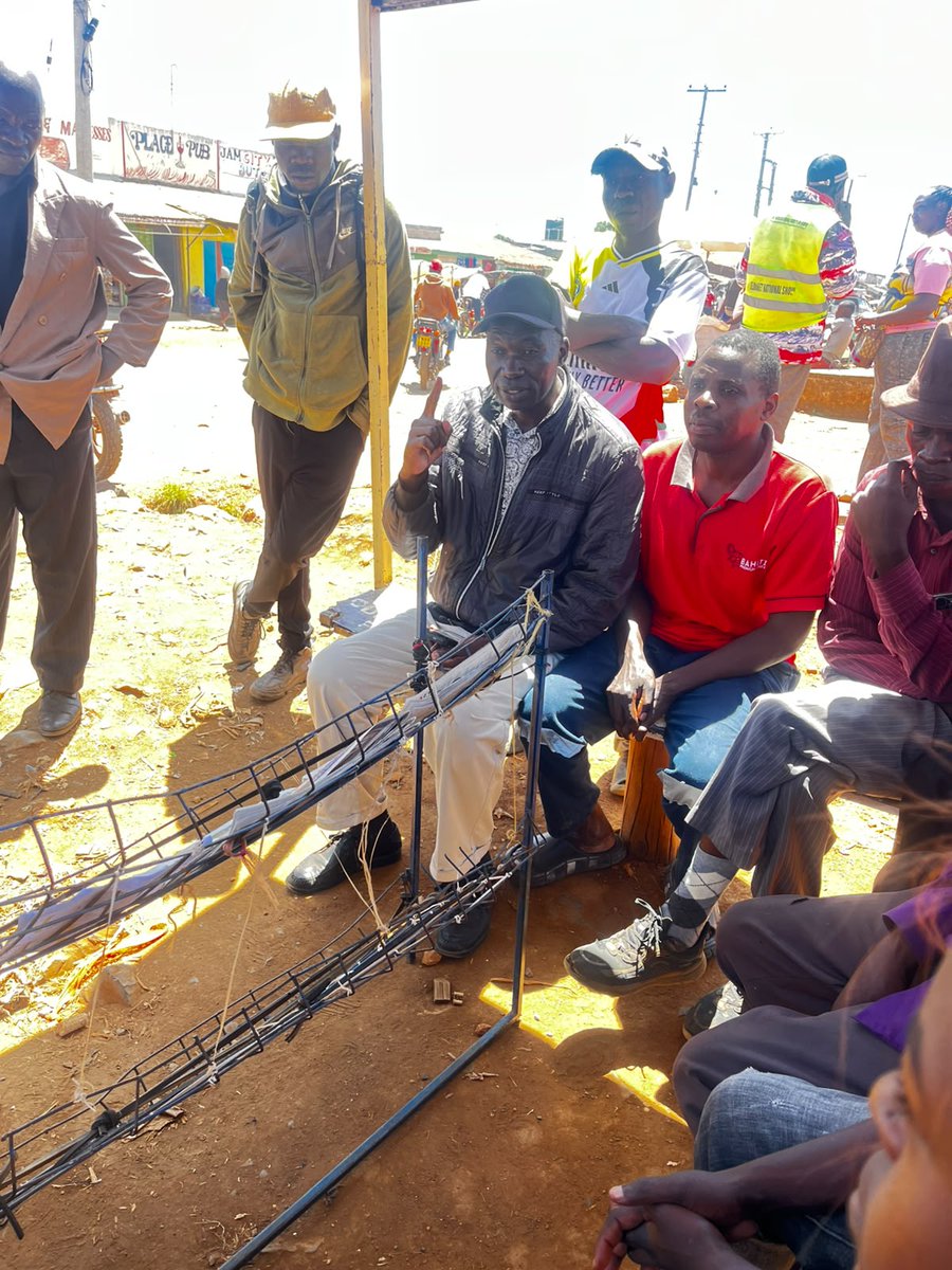 JikazeFndtion's tweet photo. Partnering with @CRECOKenya for Sauti ya Mabadiliko Mtandaoni, we hosted 2 dialogue sessions with Bunge la Mwananchi – KK leaders and members through poetry &amp; storytelling, we tackled mis/dis/malinformation and the power of fact-checking.
​#DigitalDemocracyKE #StopReflectVerify https://t.co/ZzXfmS0rFm
