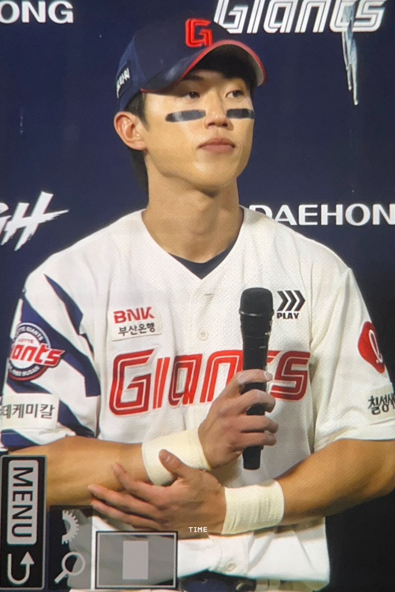 l3_time's tweet photo. 수훈 너무너무 축하합니다~ !!!!!!!!!

#롯데자이언츠 #전민재 260610 https://t.co/yqqvTeBkBt
