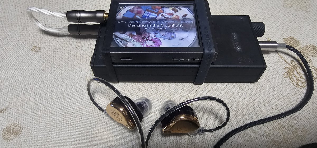 amsmkw's tweet photo. バッテリー届くまでT3 Hjは使えないから明日はこれでいいや。
COWON M2 x BA20 x T2 Galaxy
これの方がT3 Hjより音質が良いとか当たり前だがサイズが合わないのよ見た目がダサい。 https://t.co/ed7hfIEU7E