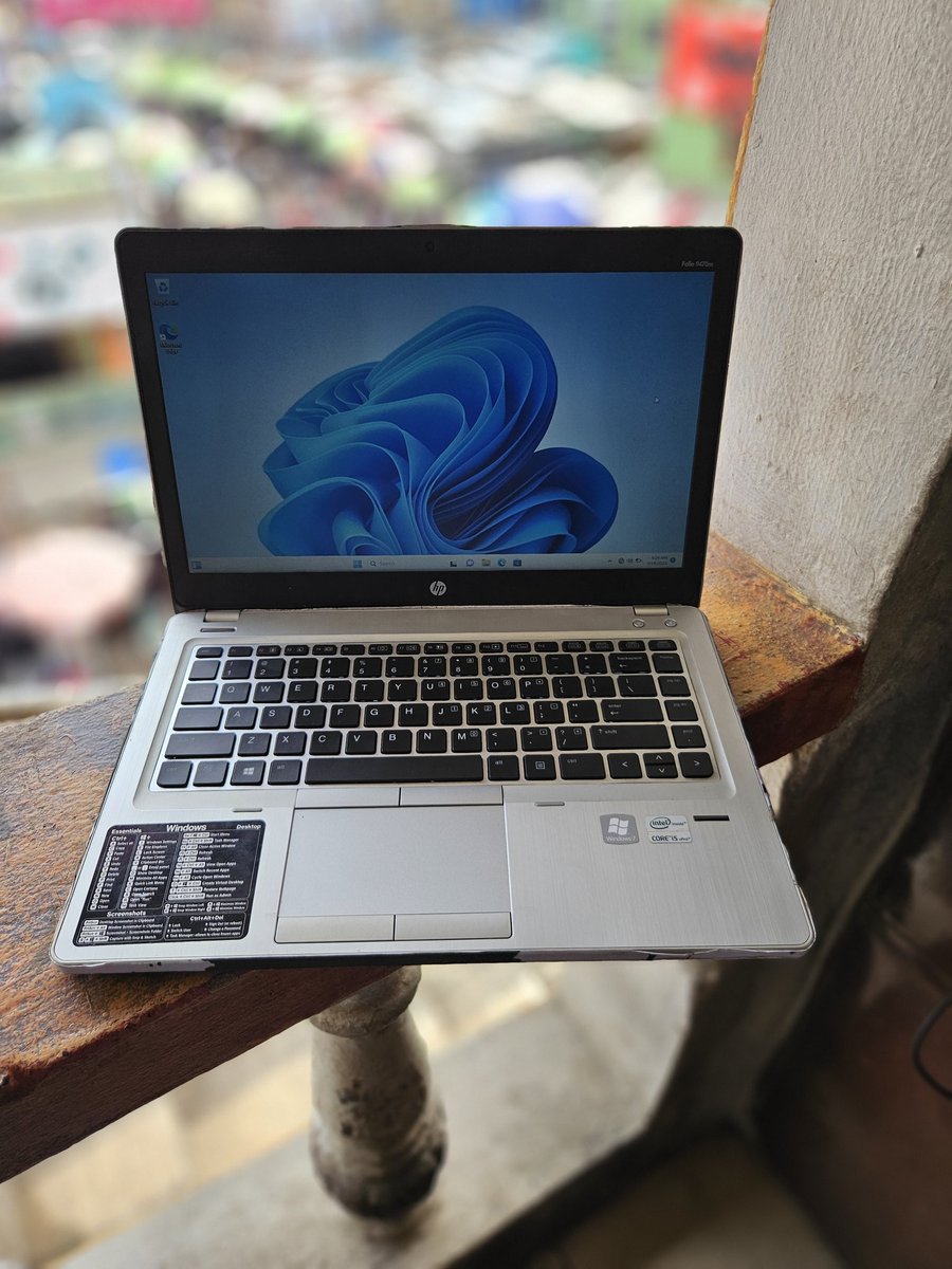 _THE_NOIR's tweet photo. HP FOLIO 9470
8GB RAM
256GB SSD
CORE I5
KEYBOARD LIGHT 
ITS CAN USE SIM
160K https://t.co/D8fphFan58