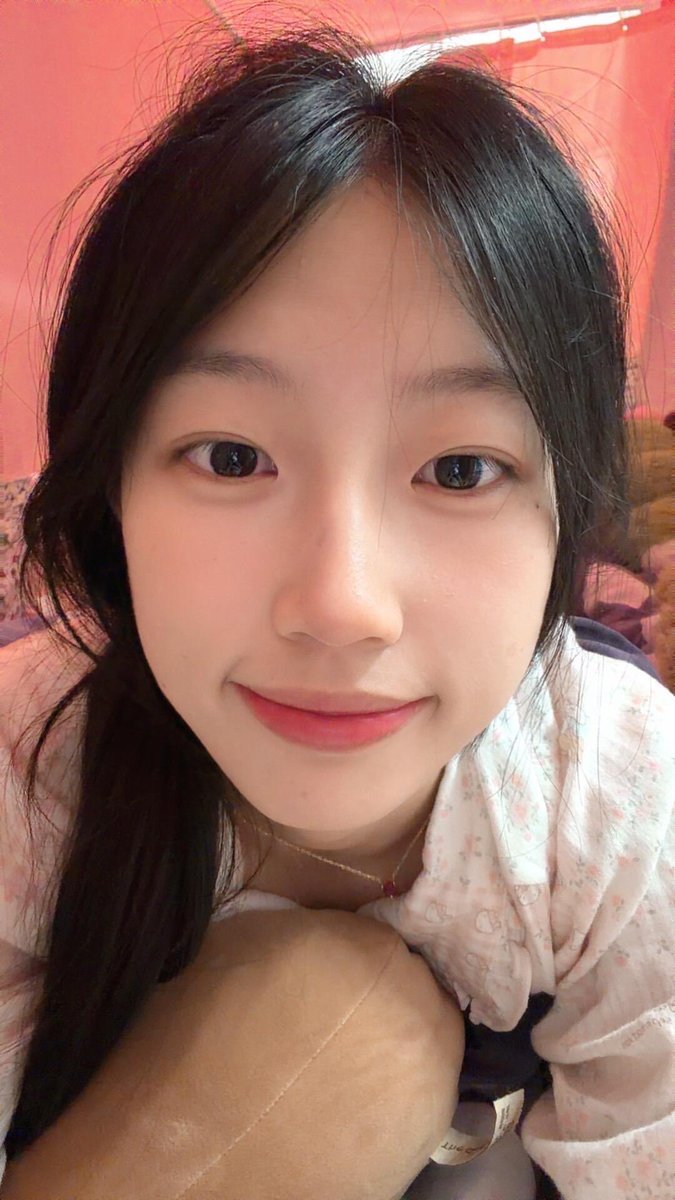 y_ham77145's tweet photo. 20➕女大还有男孩子喜欢吗？ https://t.co/Uy2njMcgMe