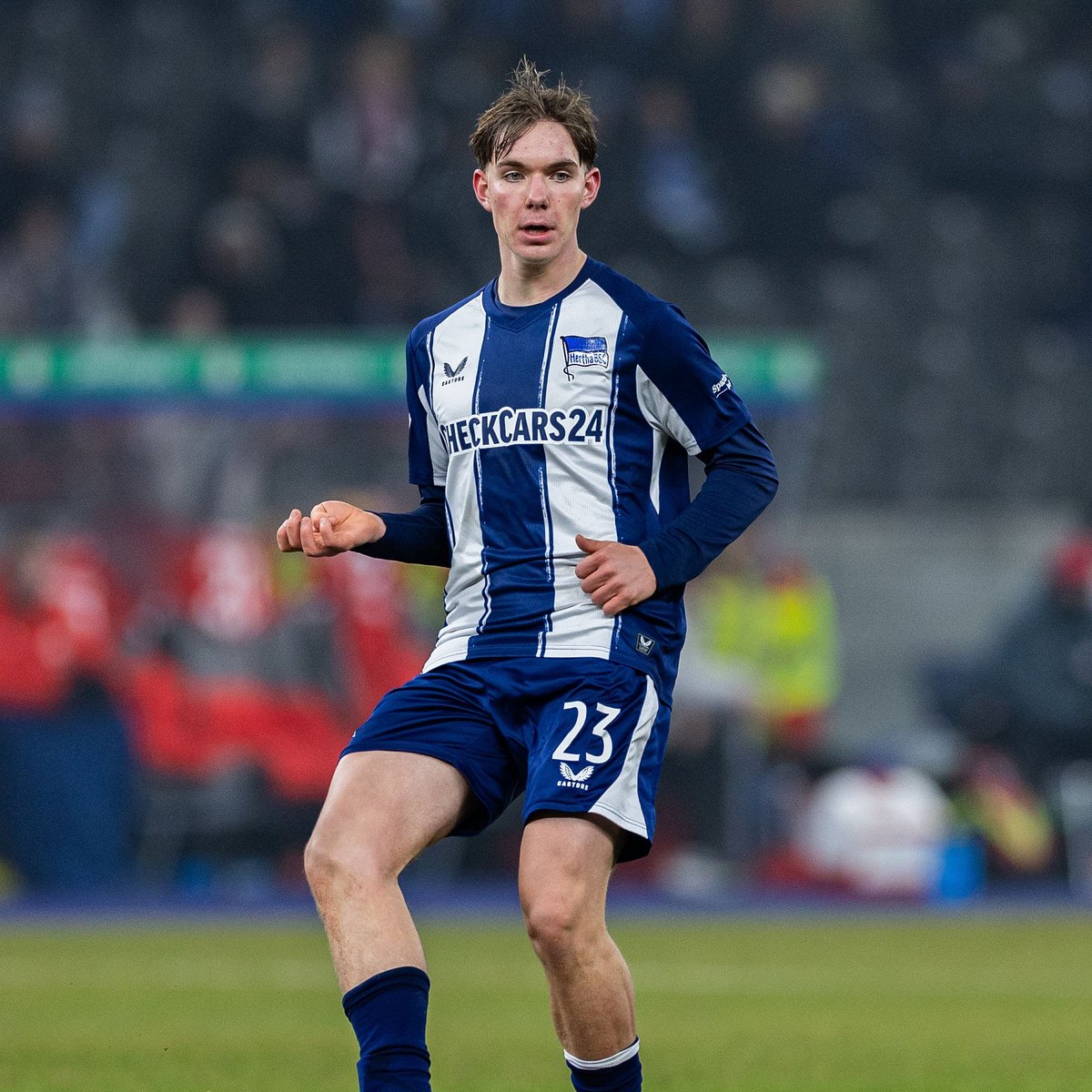 _BeFootball's tweet photo. 🚨 HERE WE GO : KENNET EICHHORN 🇩🇪 REJOINT LE BAYER LEVERKUSEN ! 💪❤️

Leverkusen a activé sa clause libératoire de 9 M€ et lui fera signer un contrat jusqu'en 2031.

(@FabrizioRomano) https://t.co/FHT4c1Lmd6