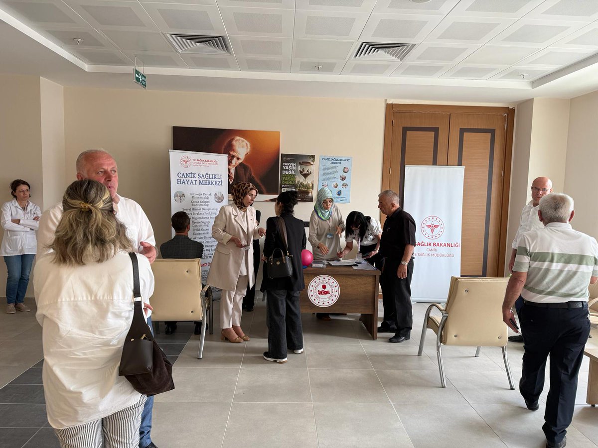 canikism's tweet photo. 🚶���♀️🏃‍♂️ Hareket Yaşını Öğren, Sağlıklı Yaşa!
Canik İlçe Sağlık Müdürlüğü olarak, fiziksel aktivite farkındalığını artırmak ve sağlıklı yaşamı teşvik etmek amacıyla yürütülen “Hareket Yaşını Öğren, Sağlıklı Yaşa” kampanyasının başlangıcını bugün Canik Kaymakamlığında gerçekleştirdik. https://t.co/XAZW9gJhmr