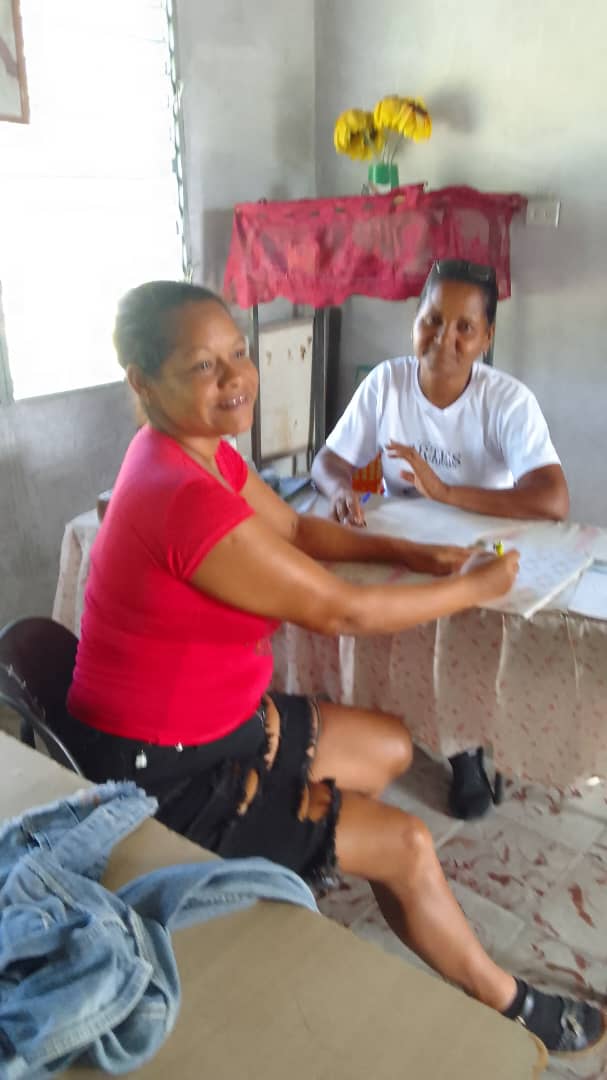 ActiviEEPil's tweet photo. Visita a la escuela Andrés Voisin Legendre por la Metodóloga del Sistema de Bibliotecas en el municipio.
#EducaciónGranma #EducaciónPilón
#ProvinciaGranma #MunicipioPilón 
#CubaMined https://t.co/XxVCnZJWQ1