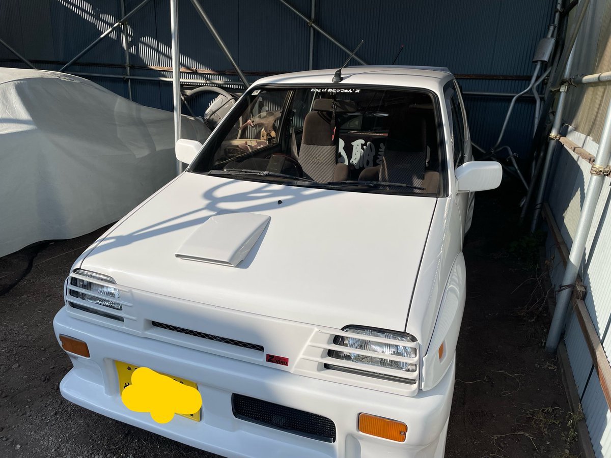 road_restore's tweet photo. そして、速攻で元の姿に😄
仲間に作って貰ったステッカーを貼りました♪ https://t.co/KIZvLZ1uzD