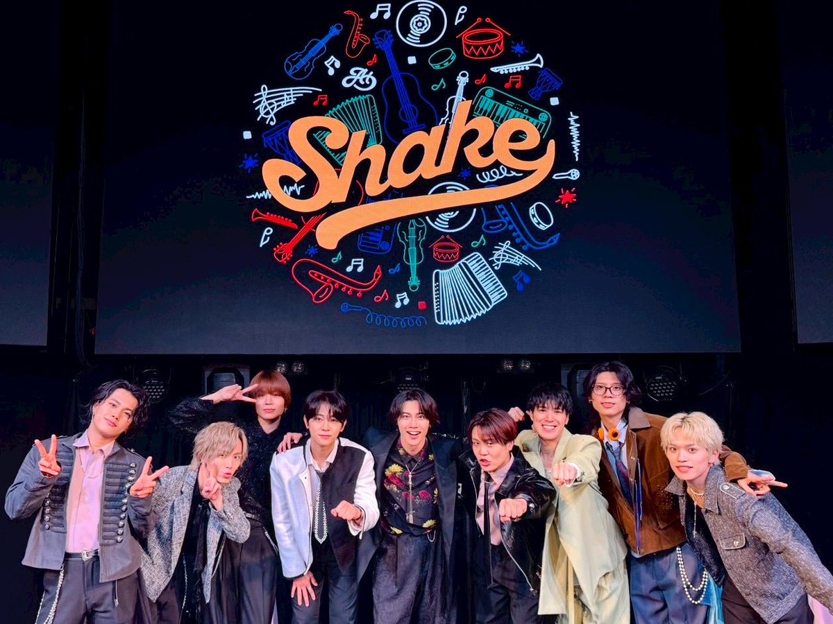 BOYMEN_yoshi's tweet photo. SHAKEが段々地元みたいな落ち着く場所になっています🏠
出演者の皆さんも、会場の皆さんもみんなあったけえです！！！

明日も出ます！
よろしくお願いします🎤 https://t.co/GNvPGiQtYy