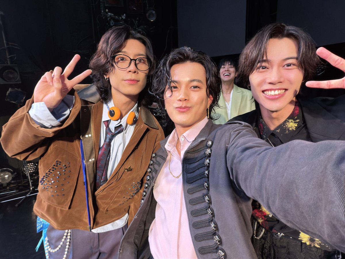 BOYMEN_yoshi's tweet photo. SHAKEが段々地元みたいな落ち着く場所になっています🏠
出演者の皆さんも、会場の皆さんもみんなあったけえです！！！

明日も出ます！
よろしくお願いします🎤 https://t.co/GNvPGiQtYy
