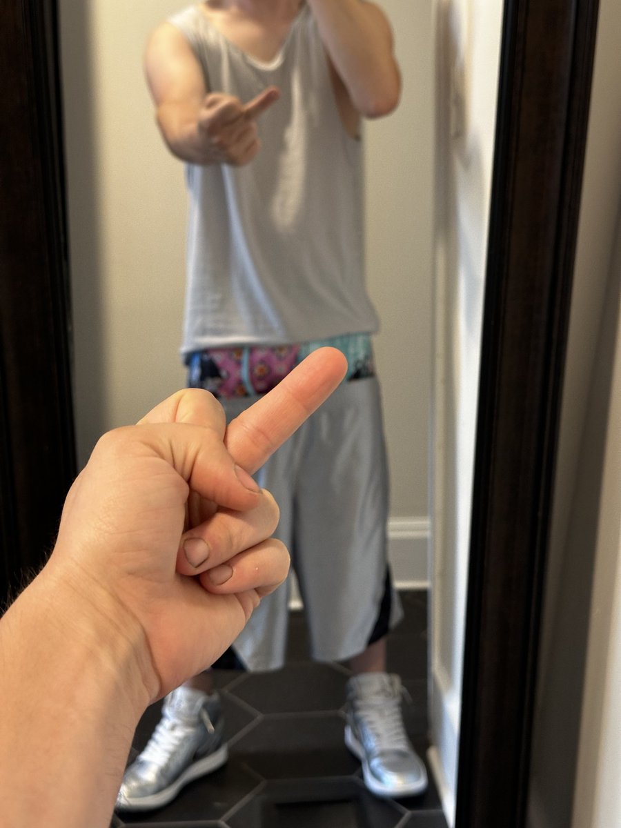 JustaSaggerKing's tweet photo. Fuck you, pay Me. Then caress my shorts, sneaks, and PSDs and say “Thank you, King!” and pay Me again.
You know you live to $€rv€.
#findomsagger #findomwallets
#findomslaves #humanATM https://t.co/bkksJhhIdo