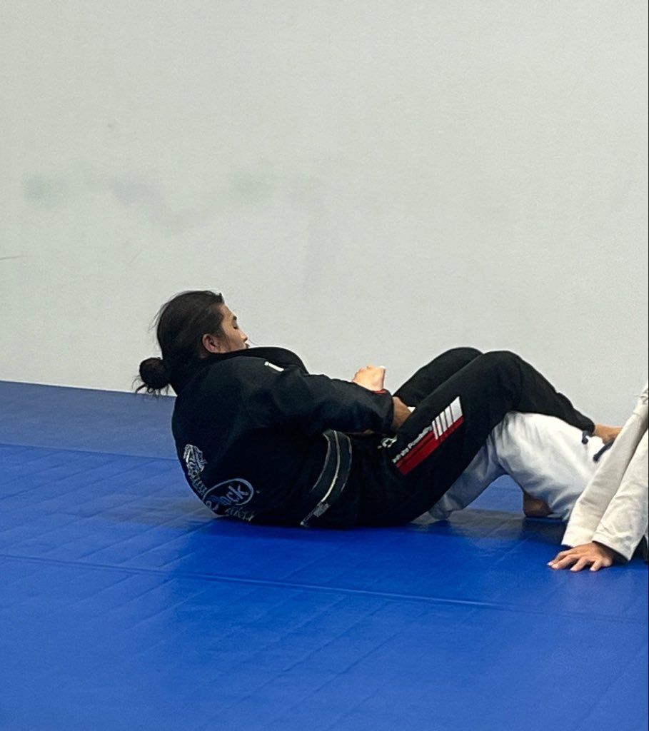 GOAL_MMA's tweet photo. 試合終わったんで接待スパータイムは終了して
20秒に1回くらいのペースで極められまくりました

@nekozedawa 

まじ強い😂 https://t.co/DA3pLpYyRn