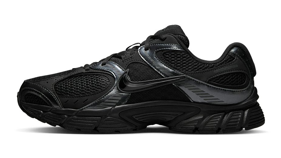 NaGi08_SL's tweet photo. NIKE V5 RNR BK/BK　お買い得になっていたので買った。靴箱問題どうしよう。でも軽い上にソールの存在感もありつつタンが厚いので満足。こだわったらもっともっと良いものがあるのは十分承知しておりますけど。 https://t.co/RJyTHH5pft