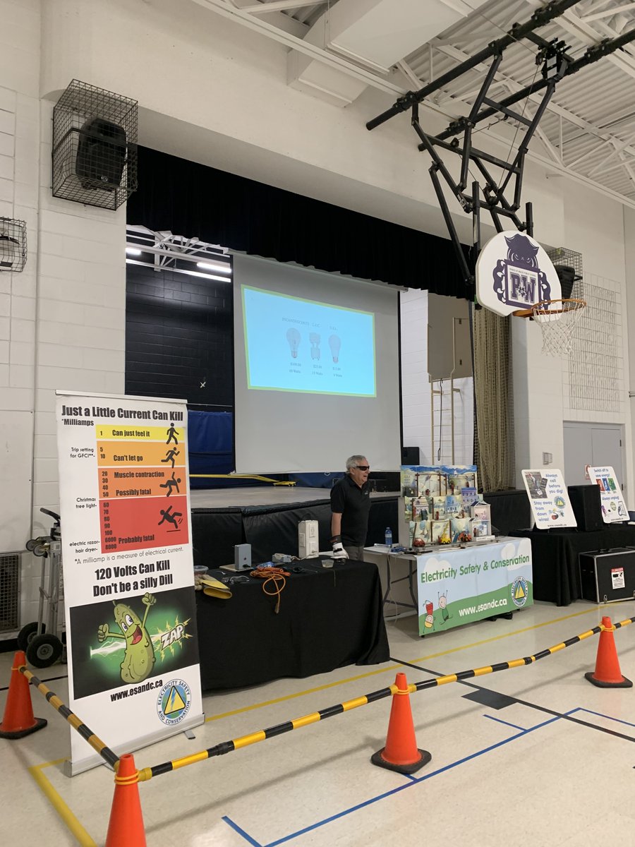ElectricitySaf1's tweet photo. ⚡️Shocking Science & Safety at Mohawk Gardens!⚡️
Yesterday Fern and @BurlingtonHydro had an electrifying day with the staff and students at @MohawkGardensPS! From jaw-dropping demonstrations to hands-on experiments and real-life stories, students learned how to stay safe around electricity while having a blast! 🔌⚠️
There were sparks of excitement, tons of great questions, and even a few “WOW!” moments throughout the presentations. Thanks for having us, Mohawk Gardens! 💡🙌
#ElectricitySafety #HandsOnLearning #BurlingtonHydro #SchoolPresentation #SafetyFirst #STEMeducation #MohawkGardensPS #HydroSafety #LearningIsFun #OntarioSchools