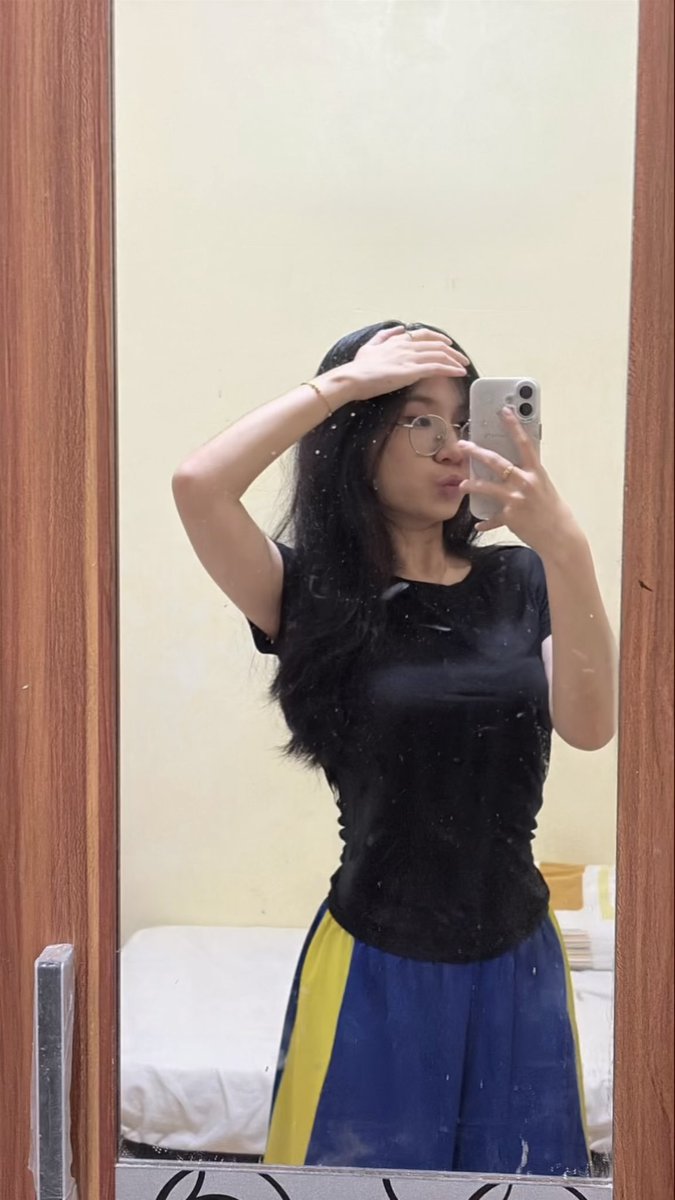wraithpoets's tweet photo. Mau ngepost tapi sudah setengah jam mikirin caption. https://t.co/8KirEoqoIV