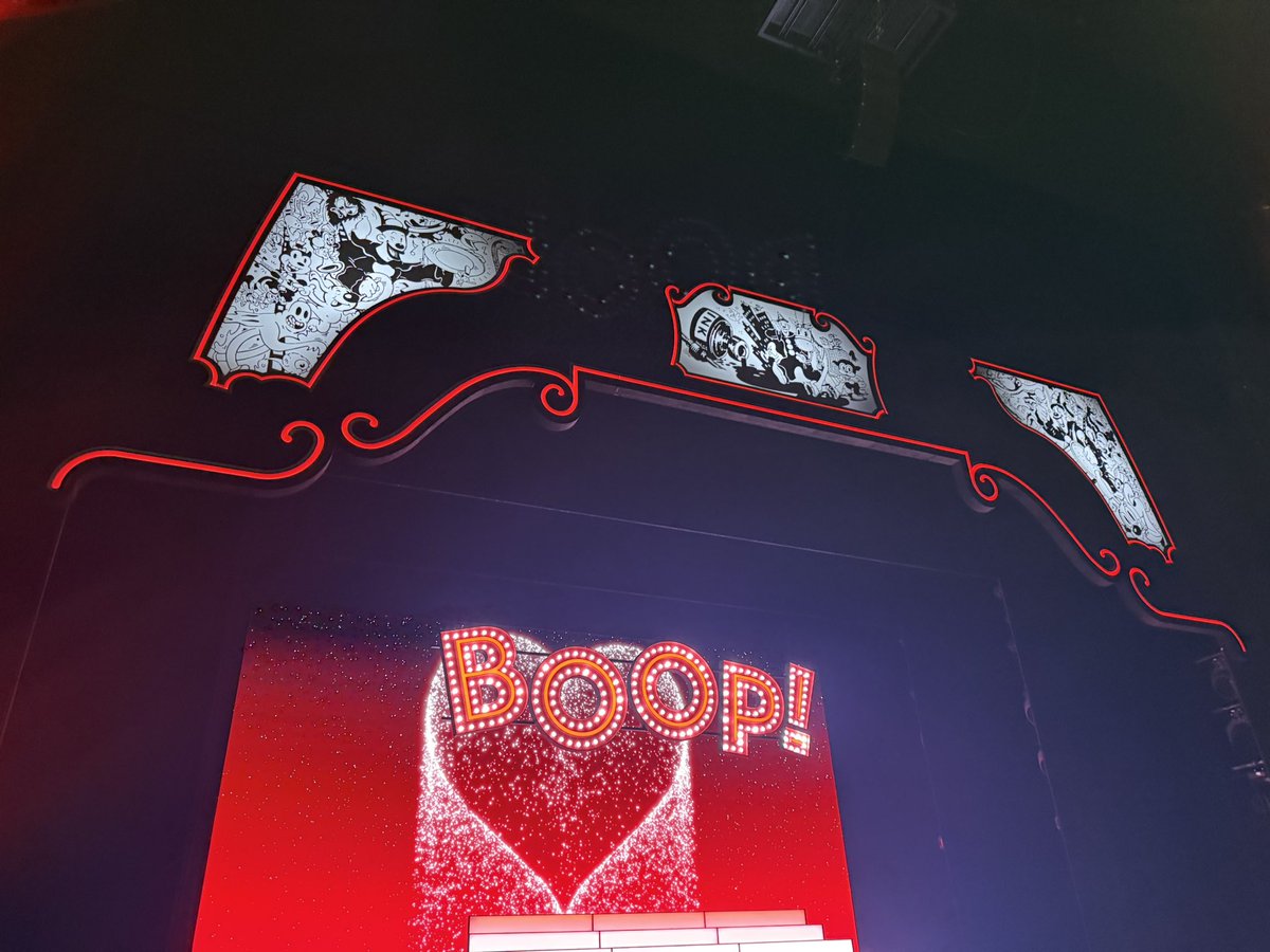 Rayhitoko15's tweet photo. BOOP！みてきました
礼真琴さんの背中の筋肉の美しさに釘付け
そして歌、踊り、とにかく圧倒的でその才能が本当に眩しかった https://t.co/7L5QCUwTpH