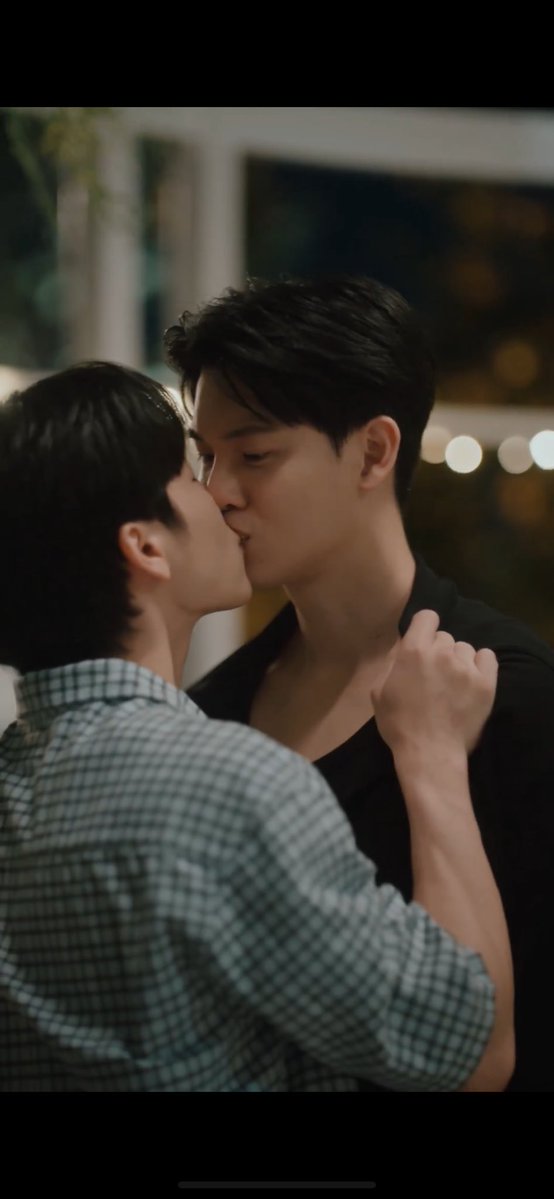 ofcoursewar's tweet photo. ชอบตอนน้อนนเขย่งจูบ เขิลเสมอมา 🤭

SUPALAI MY STAYCATION BOY EP31
#คุณวันหยุดของผมSupalaiEP31
#หยิ่นวอร์ https://t.co/lt2a93pa1A