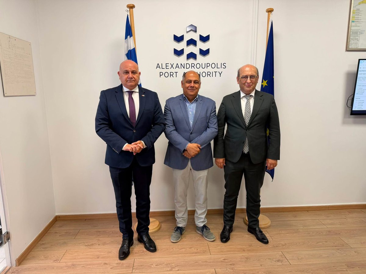 armembgr's tweet photo. 🇦🇲🇬🇷 Συνάντηση του Πρέσβη της Αρμενίας Τιγκράν Μκρτσιάν με τον Διευθύνοντα Σύμβουλο του Λιμένα #Αλεξανδρούπολης Κωνσταντίνο Χατζηκωνσταντίνου, με επίκεντρο τη #διασυνδεσιμότητα, τις εμπορευματικές μεταφορές &amp; τις προοπτικές ενίσχυσης των 🇦🇲 εξαγωγών προς την #ευρωπαϊκή αγορά. https://t.co/zgKL6Lg2zL