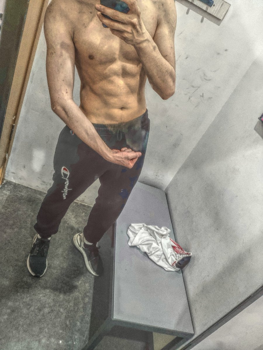 tyler778899's tweet photo. 苏锡常这儿有没有高考完的男高弟弟～ https://t.co/0k6s2qa6ut