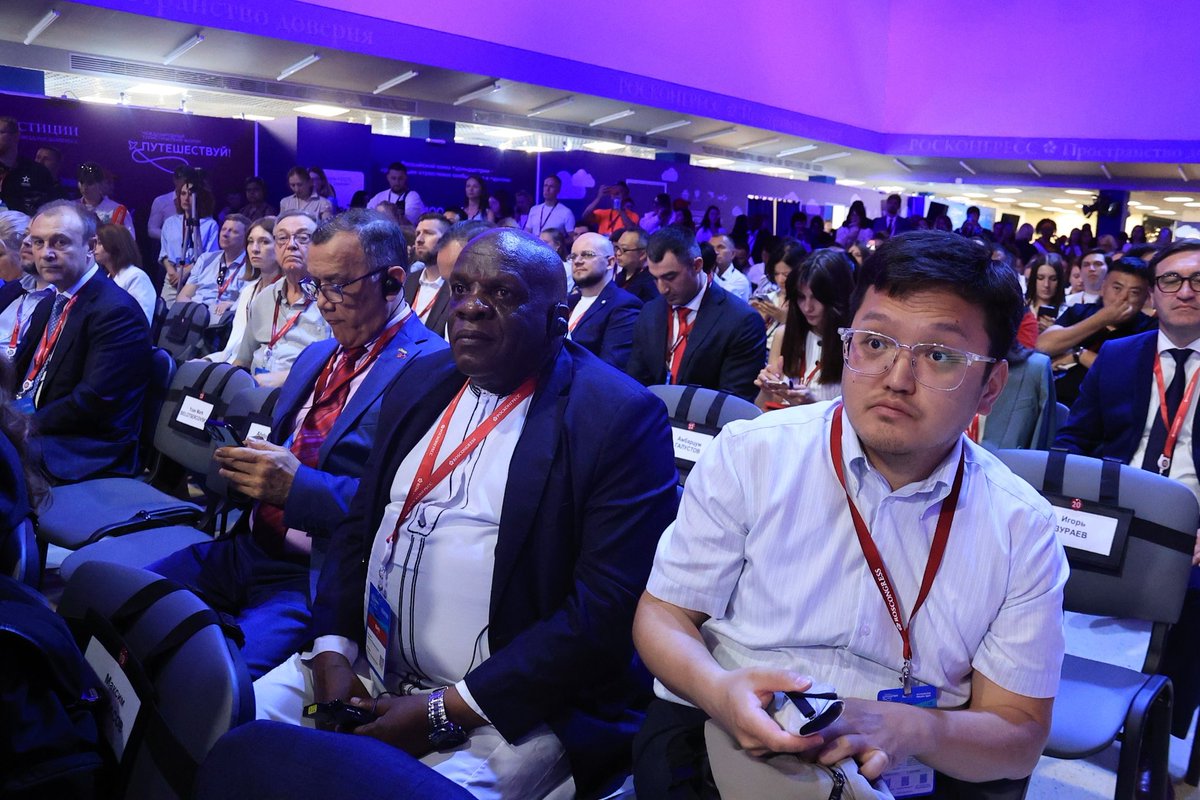 UgandaMFA's tweet photo. 🇺🇬✨🇷🇺 Uganda is proudly showcasing the Pearl of Africa at the International Tourism Forum “Let’s Travel!” in Moscow. From world-class tourism attractions and premium coffee to investment opportunities and cultural heritage, Uganda continues to position itself as a destination of choice for global travelers and investors. #ExploreUganda #PearlOfAfrica #InvestUganda #VisitUganda #UgandaRussia