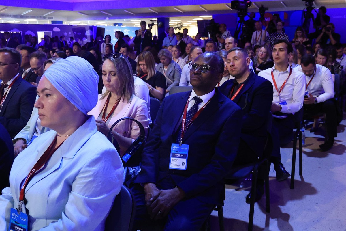 UgandaMFA's tweet photo. 🇺🇬✨🇷🇺 Uganda is proudly showcasing the Pearl of Africa at the International Tourism Forum “Let’s Travel!” in Moscow. From world-class tourism attractions and premium coffee to investment opportunities and cultural heritage, Uganda continues to position itself as a destination of choice for global travelers and investors. #ExploreUganda #PearlOfAfrica #InvestUganda #VisitUganda #UgandaRussia
