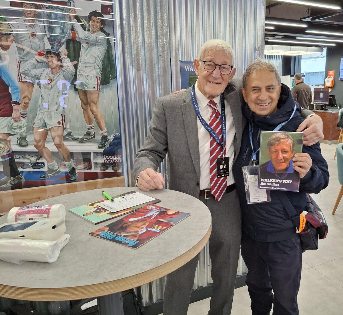 AndrewUllah's tweet photo. 79 years young today the brilliant Jim Walker ๐ ๐๐๐ #JimWalker #Astonvillafootballclub #AstonVilla #VillaPark https://t.co/X7W5nx2oms