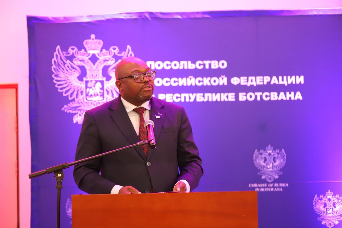 MIR_BW's tweet photo. HONOURABLE DR. PHENYO BUTALE
MINISTER OF INTERNATIONAL RELATIONS OFFICIATED AT THE 36TH ANNIVERSARY OF RUSSIA DAY
HOSTED BY HIS EXCELLENCY MR ANDREY KEMARSKIY,
AMBASSADOR OF THE RUSSIAN FEDERATION
For more on the story; https://t.co/X5LF3FGmUV https://t.co/u3D7nhxpNq