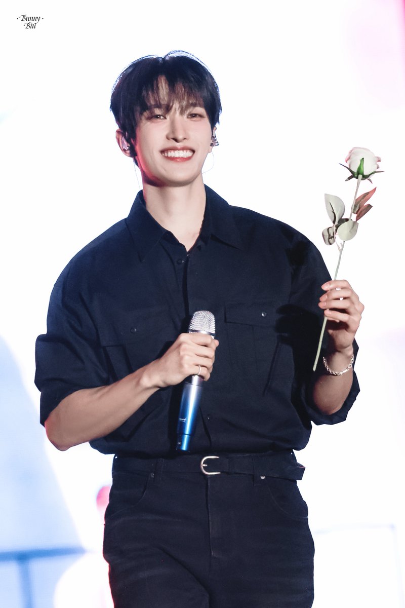 bunny0218_jagi's tweet photo. 260531 DxS [SERENADE] ON STAGE IN DAEGU

#세븐틴     #도겸 #이석민 #ドギョム
#SEVENTEEN     #DOKYEOM https://t.co/7cVALyJ2Hk