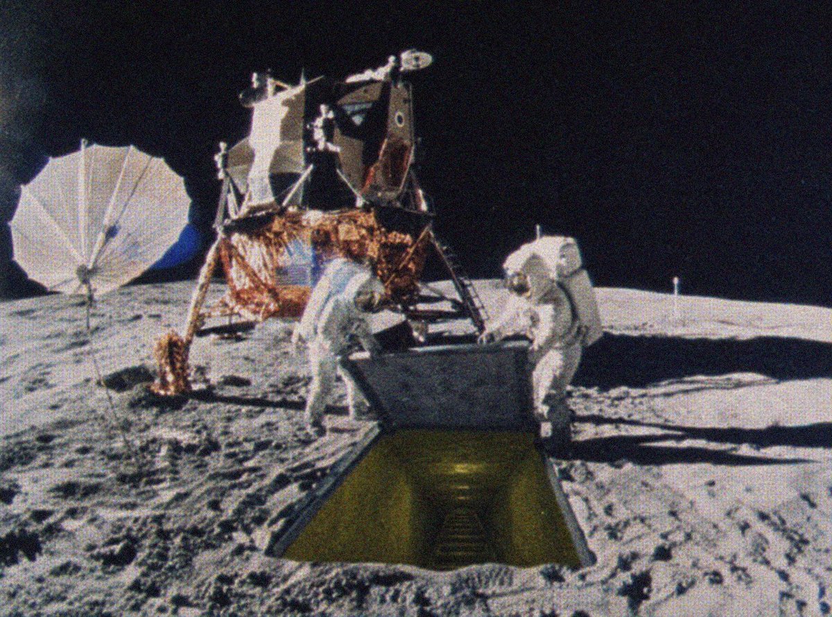 aneemonas's tweet photo. Houston, there is some kind of Room on the Back of the Moon. #backrooms https://t.co/EEncPU1yiX