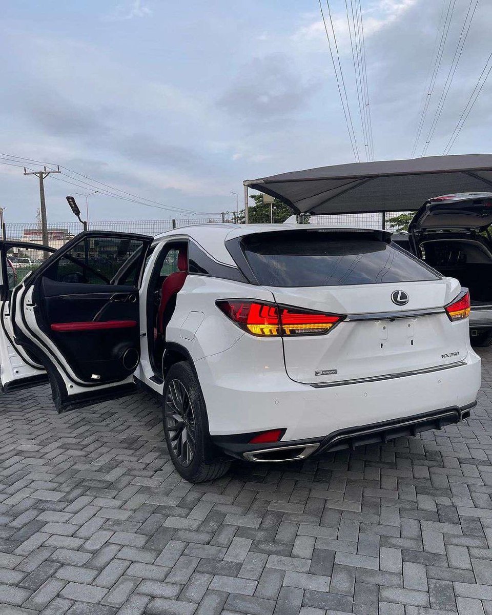 heis_Damian's tweet photo. congratulations to me, i’m officially a car owner ❤️ thank you lord 🙏🏽 https://t.co/r6ulh8crLd