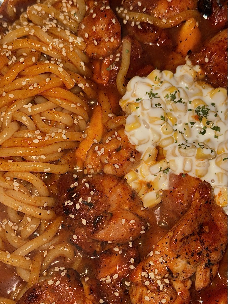 nyamywavy's tweet photo. 왕초바베큐 ❗️❗️❗️
치킨이 진짜.. 기대없었는데 치킨이 제일 맛있음🫶 따로 추가도 되는 콘마요 무조건추가하시길~~ 술마시고싶은맛.. 달콤한맛 !! https://t.co/uUQQ1fk8OH