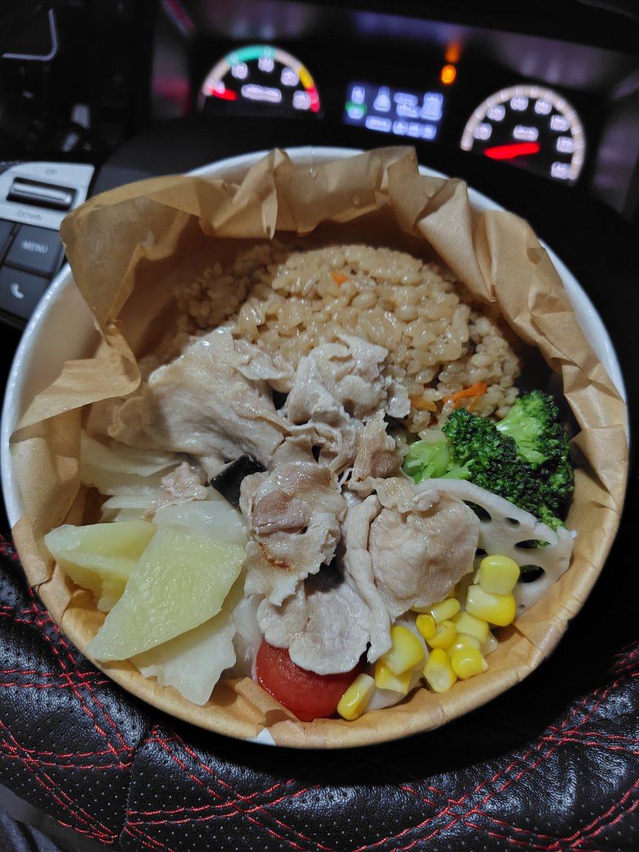 ari582625's tweet photo. セブンのこれめっちゃいい！

野菜もたくさん入ってるし
おいしい(๑>ڡ<๑)
しかも意外と量あって
満足感やばい🤣 https://t.co/zrs5BX9ZCs