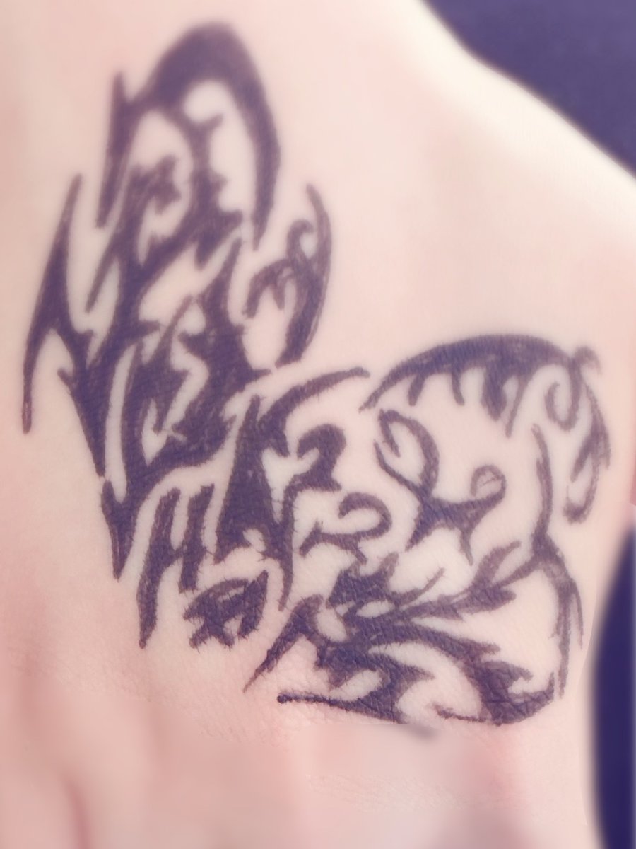 yu_suc1's tweet photo. お友達がRAGEのロゴっぽくマッキーで書いてくれました^_  ̫_^🎶
#すちくんおきて https://t.co/gm99TIrc13